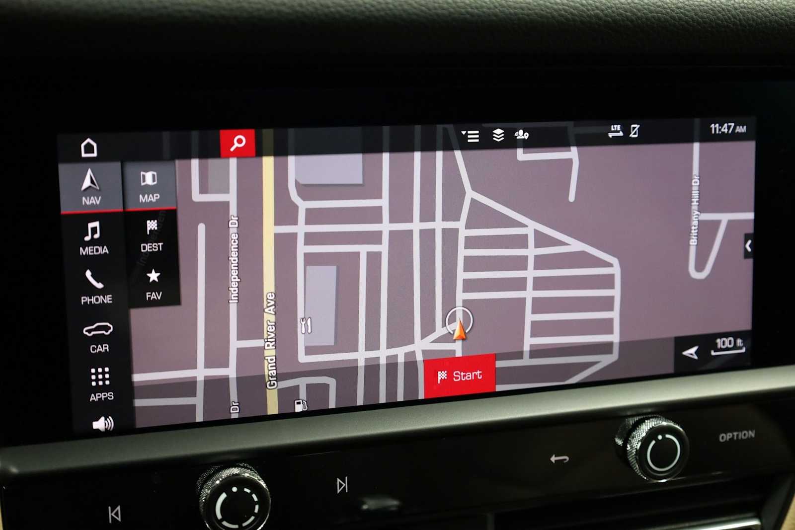 Thumbnail: 2024 Porsche Macan - 33