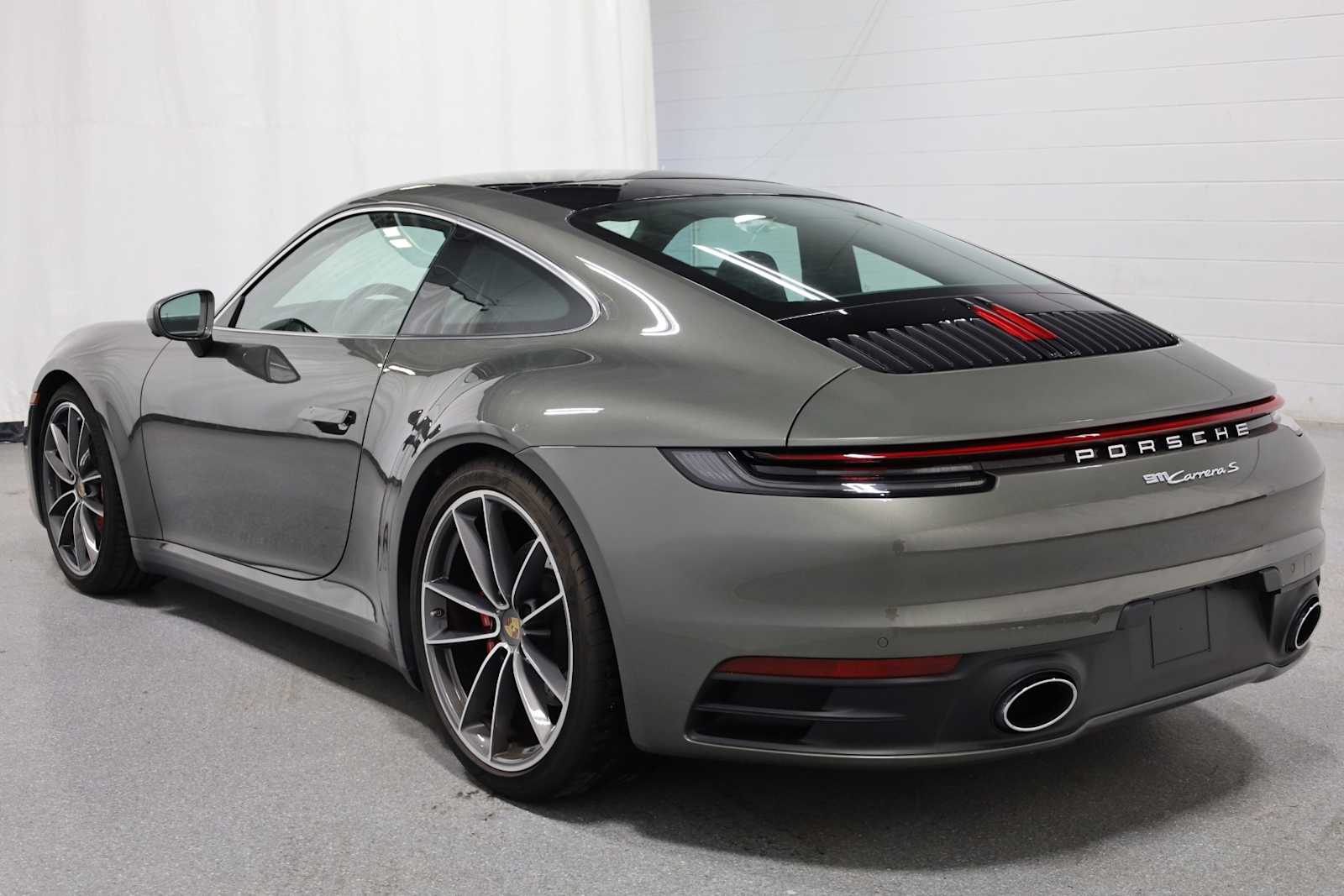 Thumbnail: 2022 Porsche 911 - 3