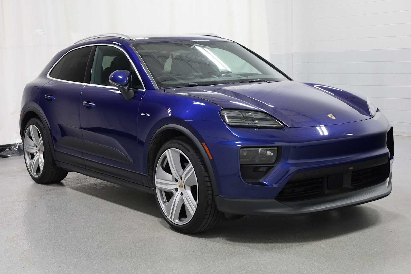 Thumbnail: 2024 Porsche Macan - 13