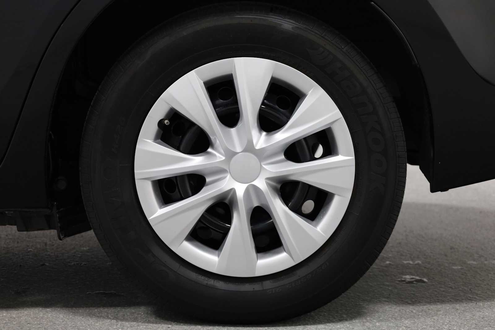 Thumbnail: 2016 Toyota Corolla - 33