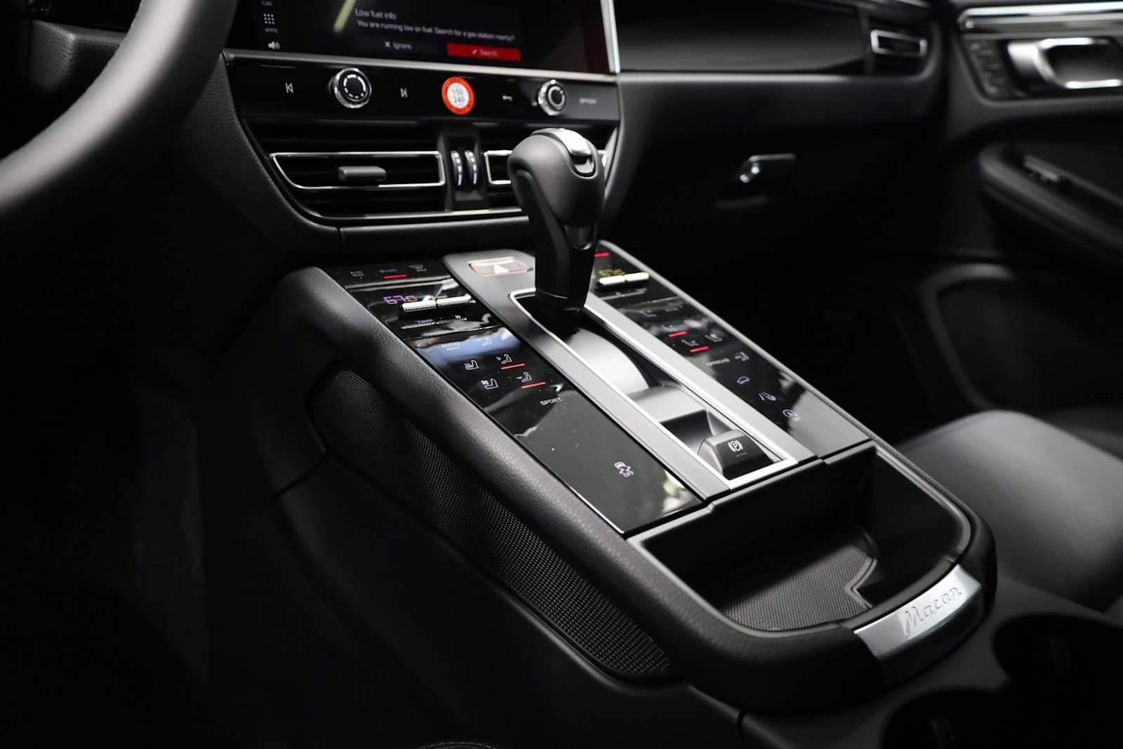 Thumbnail: 2026 Porsche Macan - 29