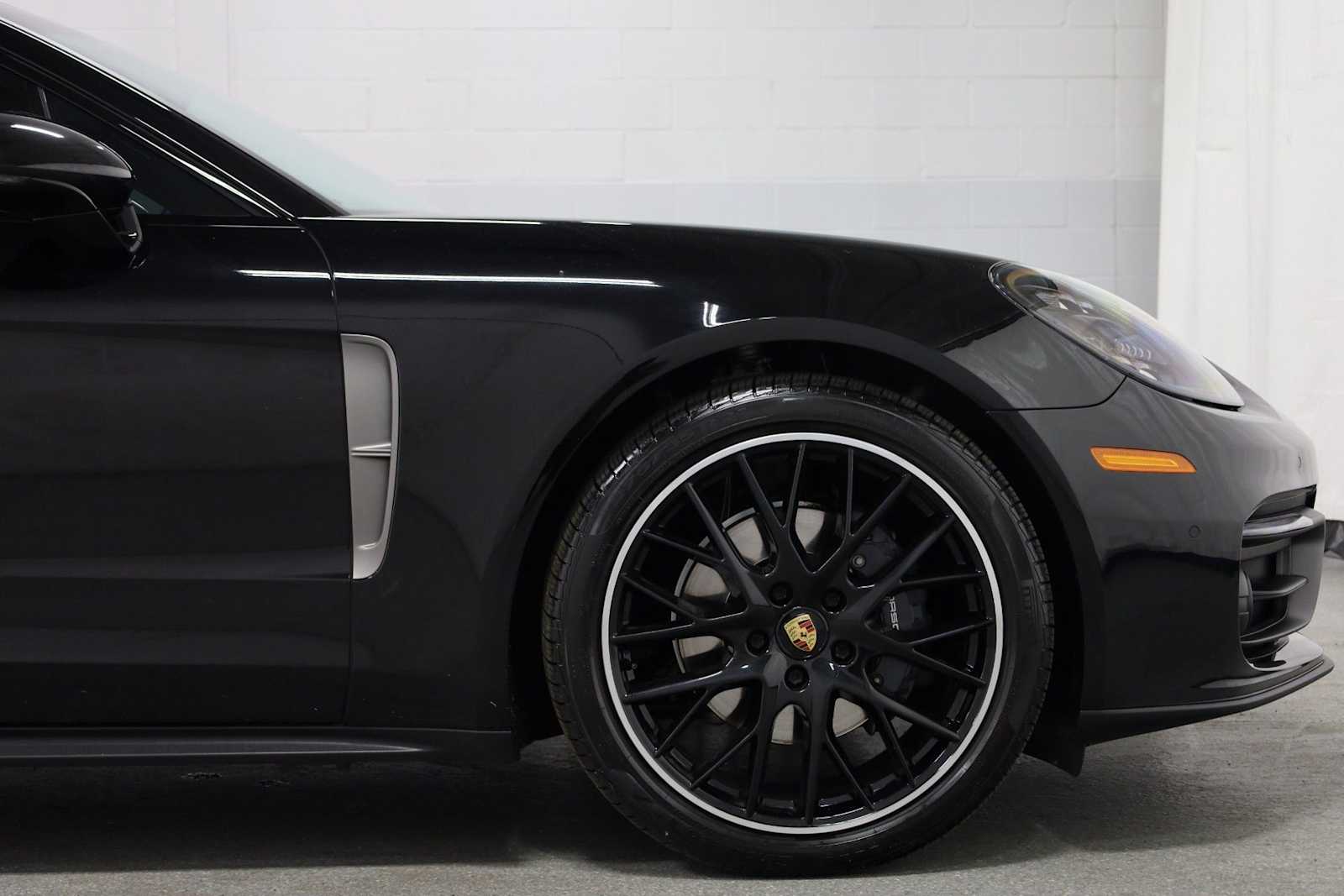 Thumbnail: 2023 Porsche Panamera - 11