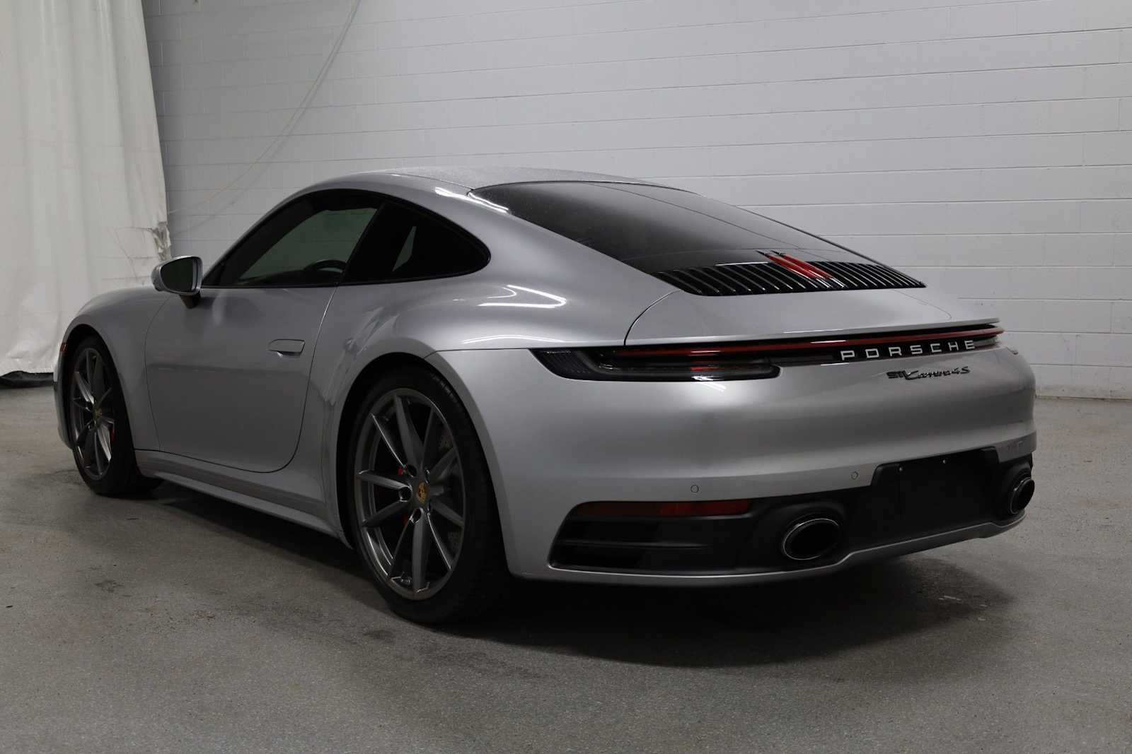 Thumbnail: 2024 Porsche 911 - 3