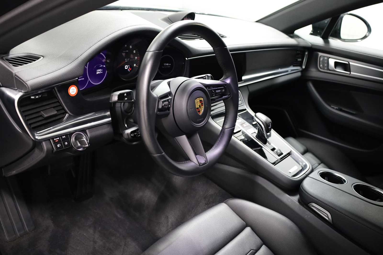 Thumbnail: 2023 Porsche Panamera - 4