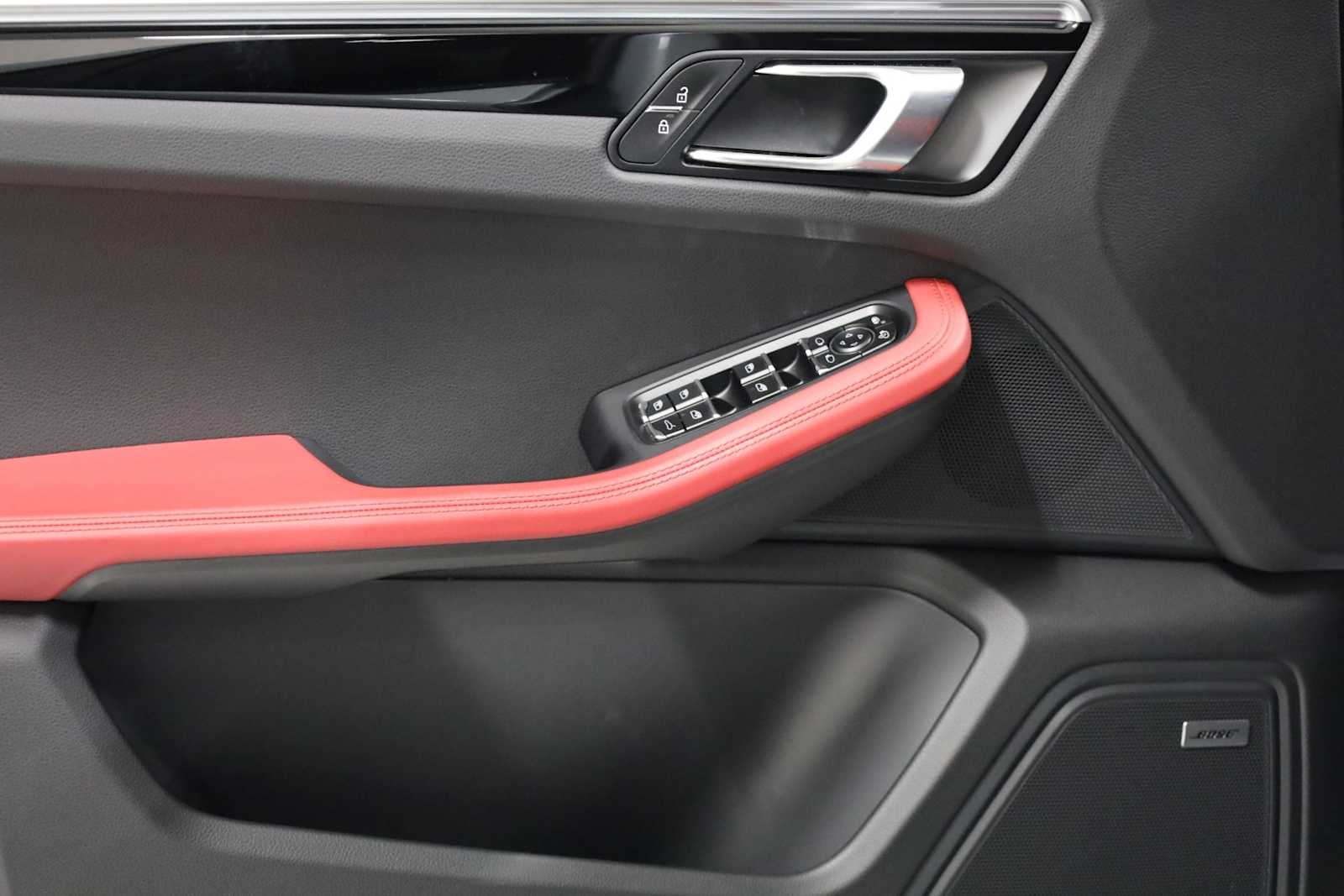 Thumbnail: 2021 Porsche Macan - 16