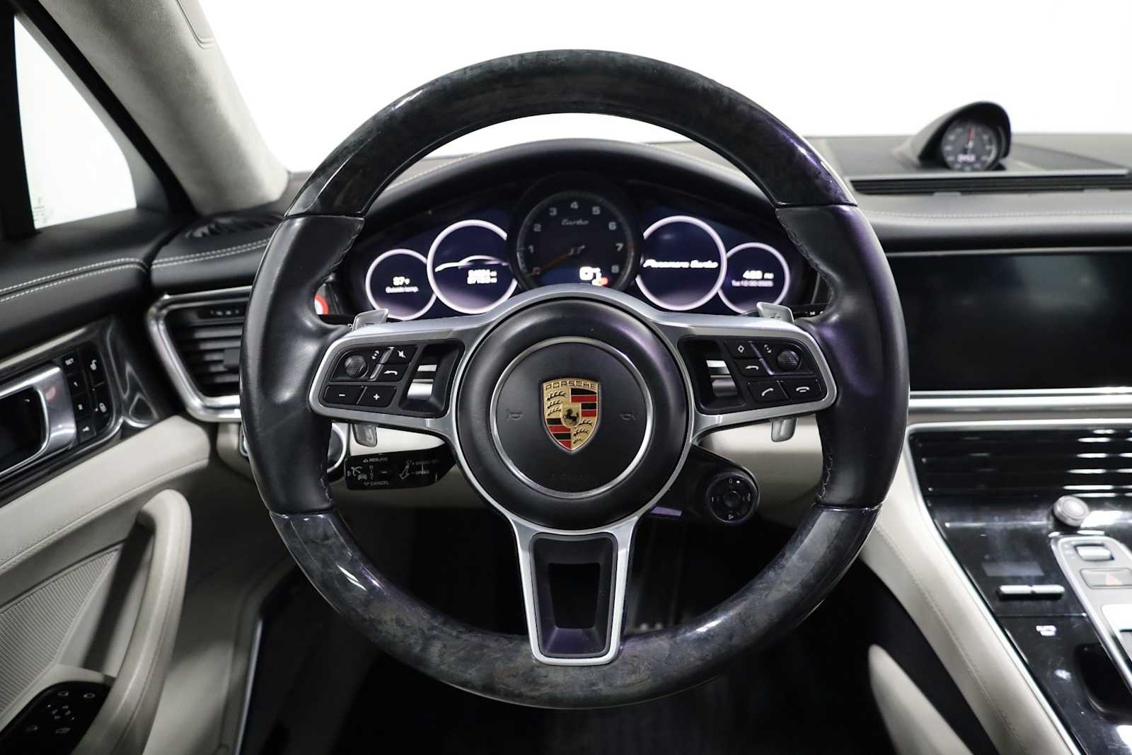 Thumbnail: 2017 Porsche Panamera - 25