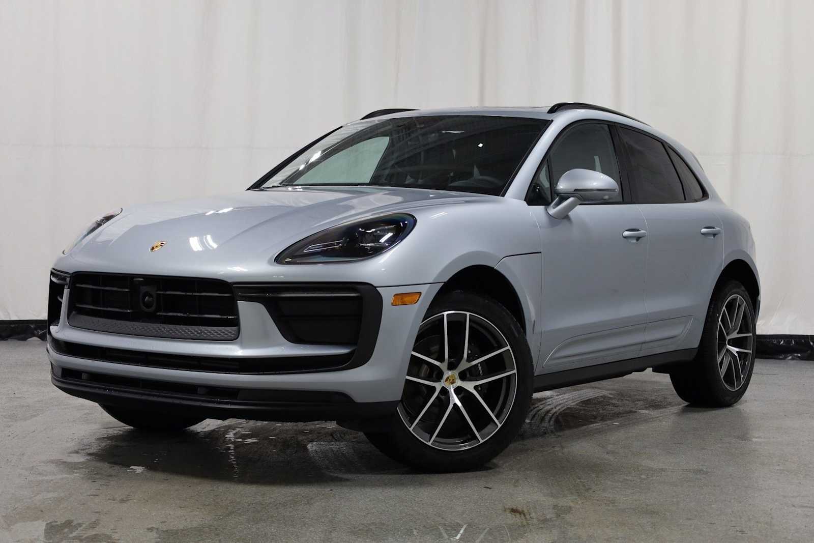 Thumbnail: 2026 Porsche Macan - 1