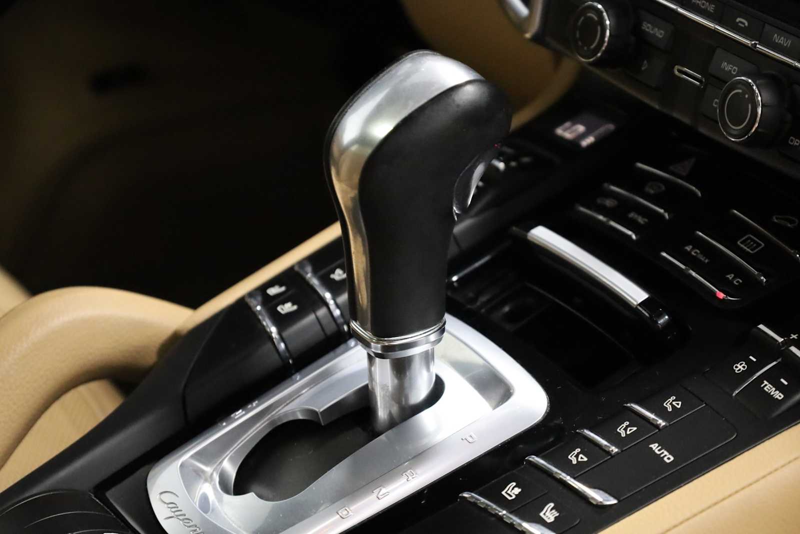 Thumbnail: 2016 Porsche Cayenne - 21