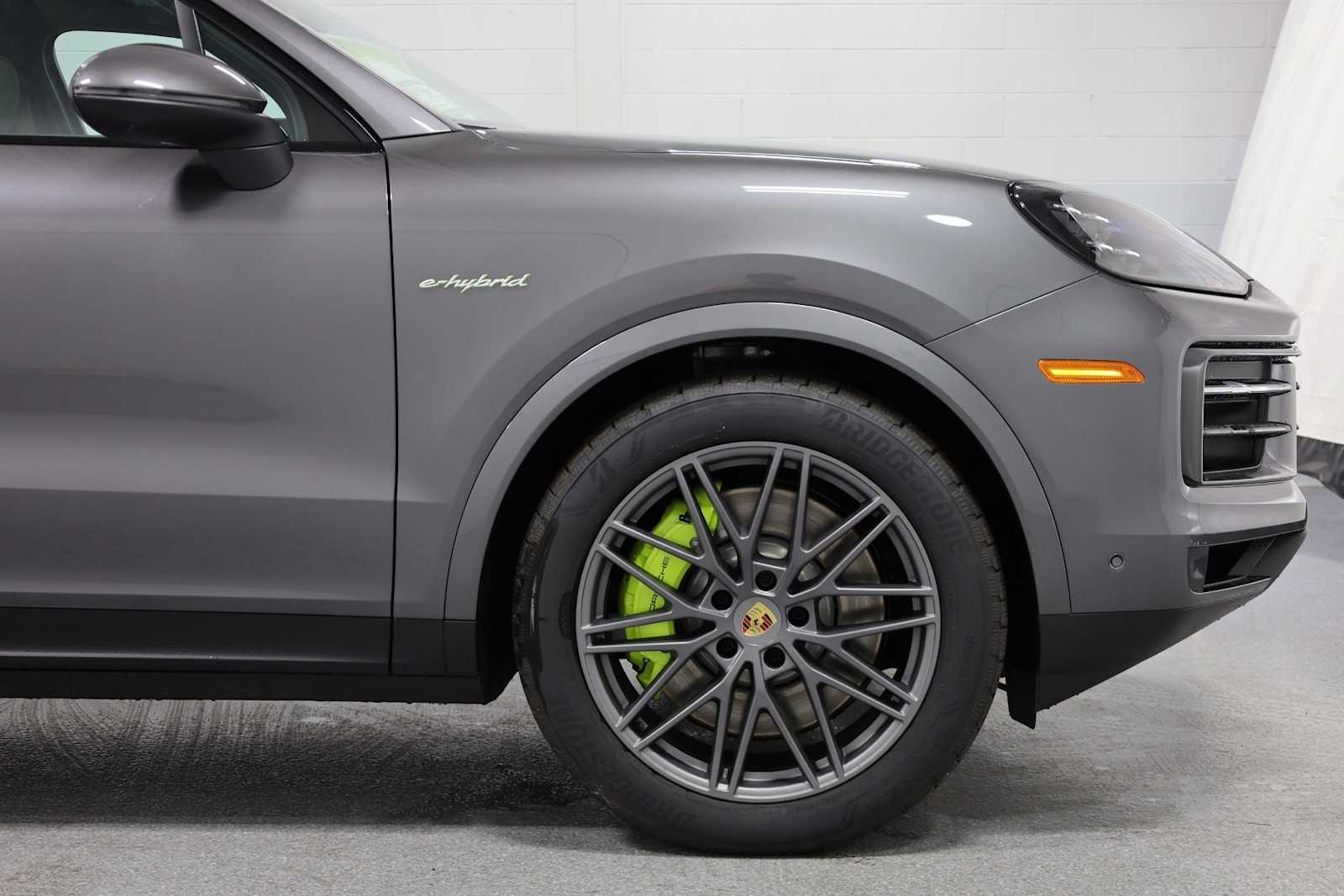 Thumbnail: 2024 Porsche Cayenne - 4