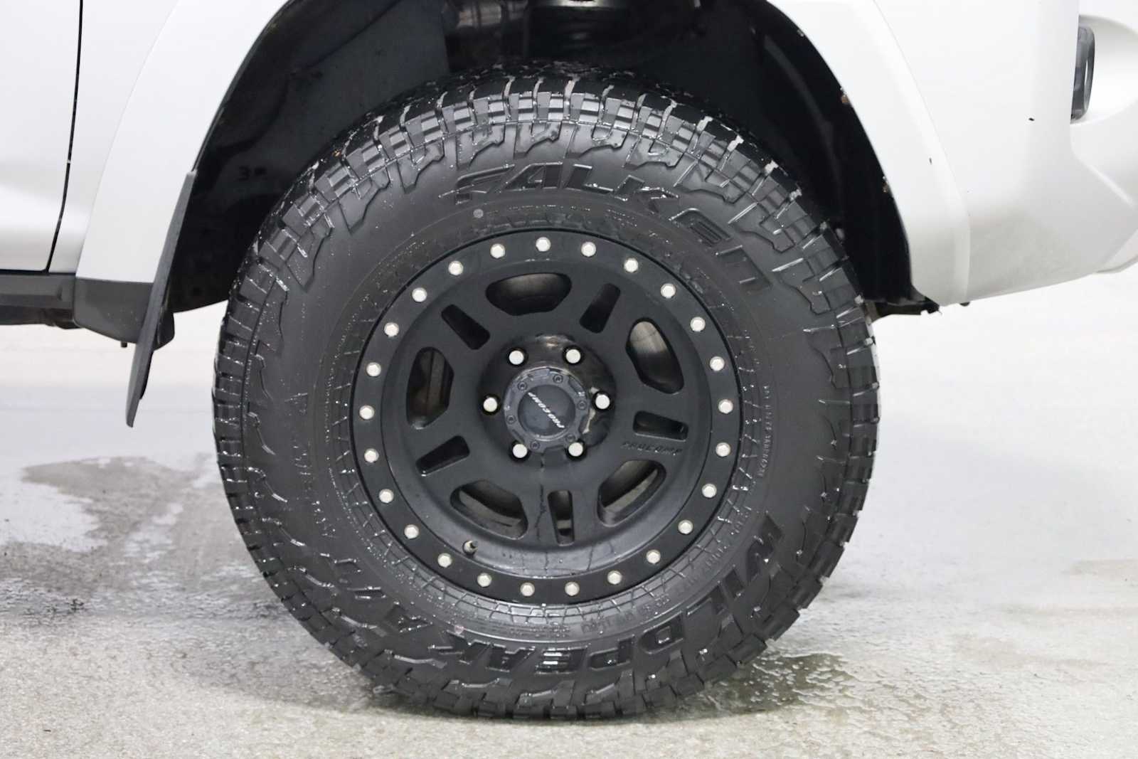 Thumbnail: 2014 Toyota 4Runner - 12