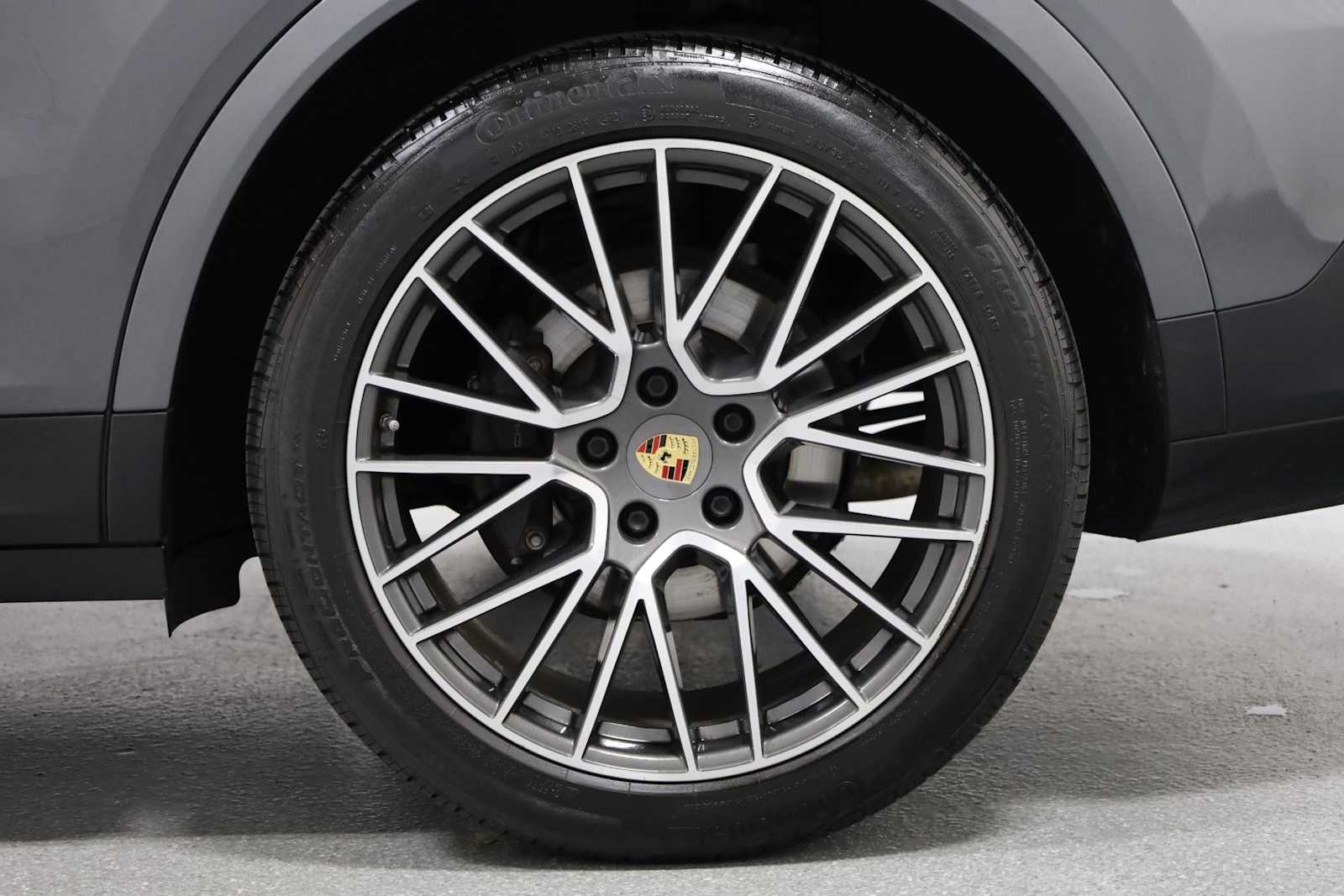 Thumbnail: 2022 Porsche Cayenne - 38