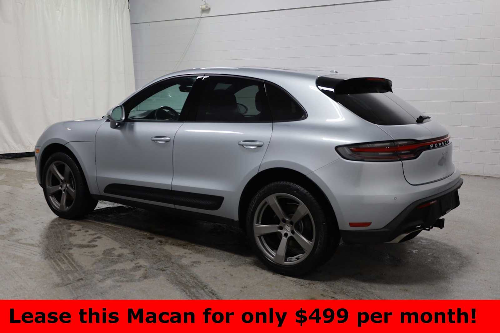 Thumbnail: 2023 Porsche Macan - 3