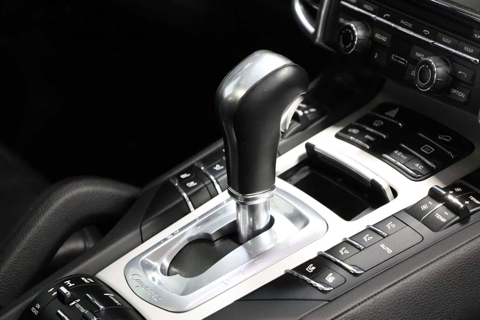 Thumbnail: 2014 Porsche Cayenne - 21