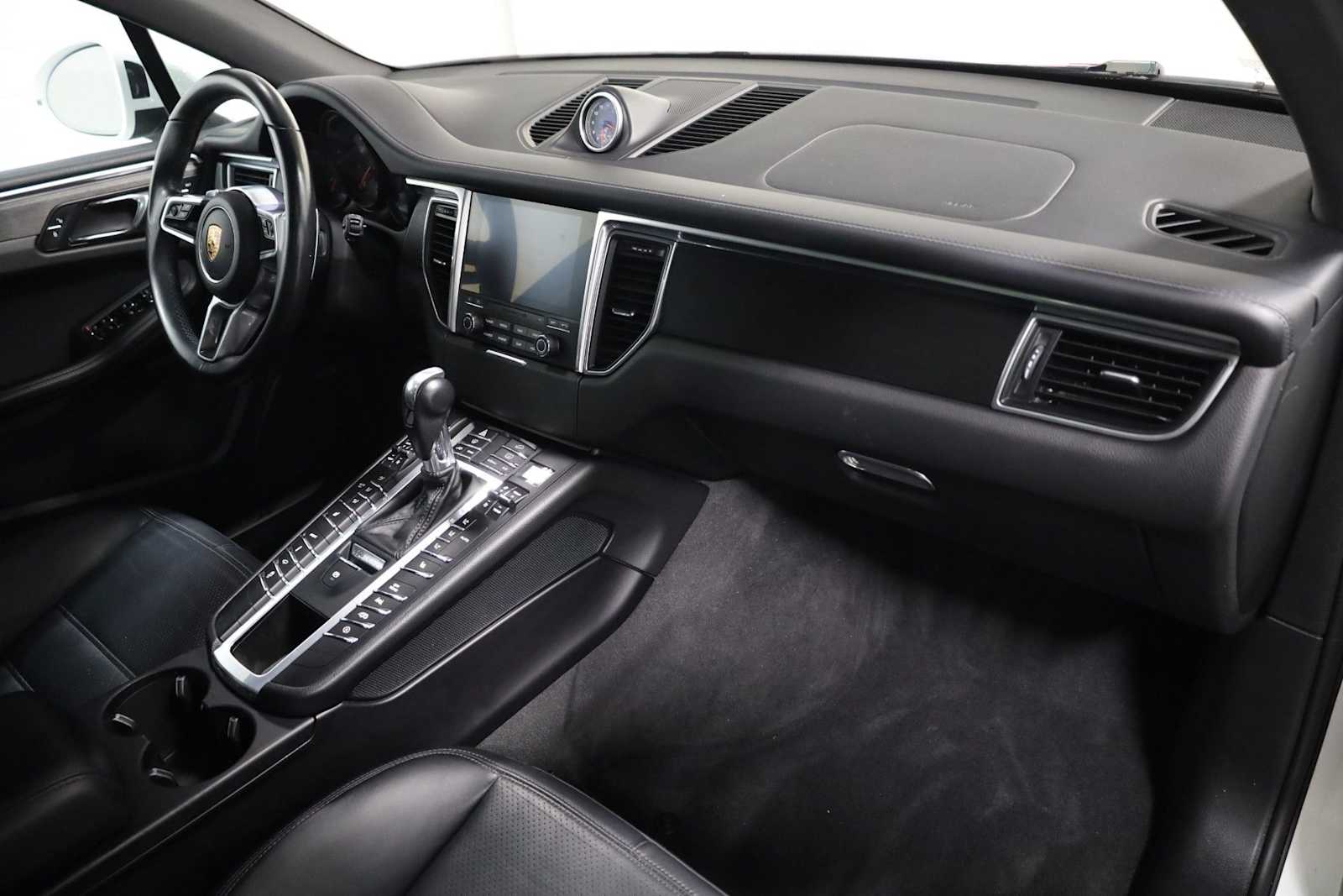 Thumbnail: 2018 Porsche Macan - 6