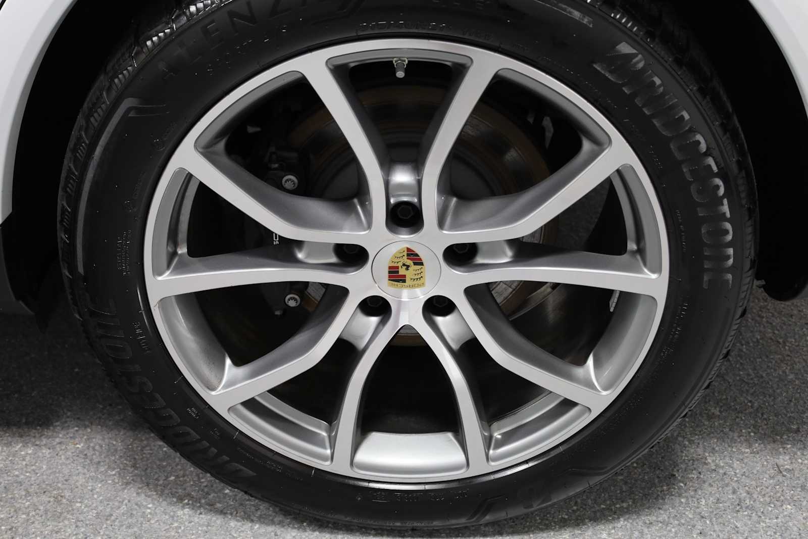 Thumbnail: 2024 Porsche Cayenne - 35