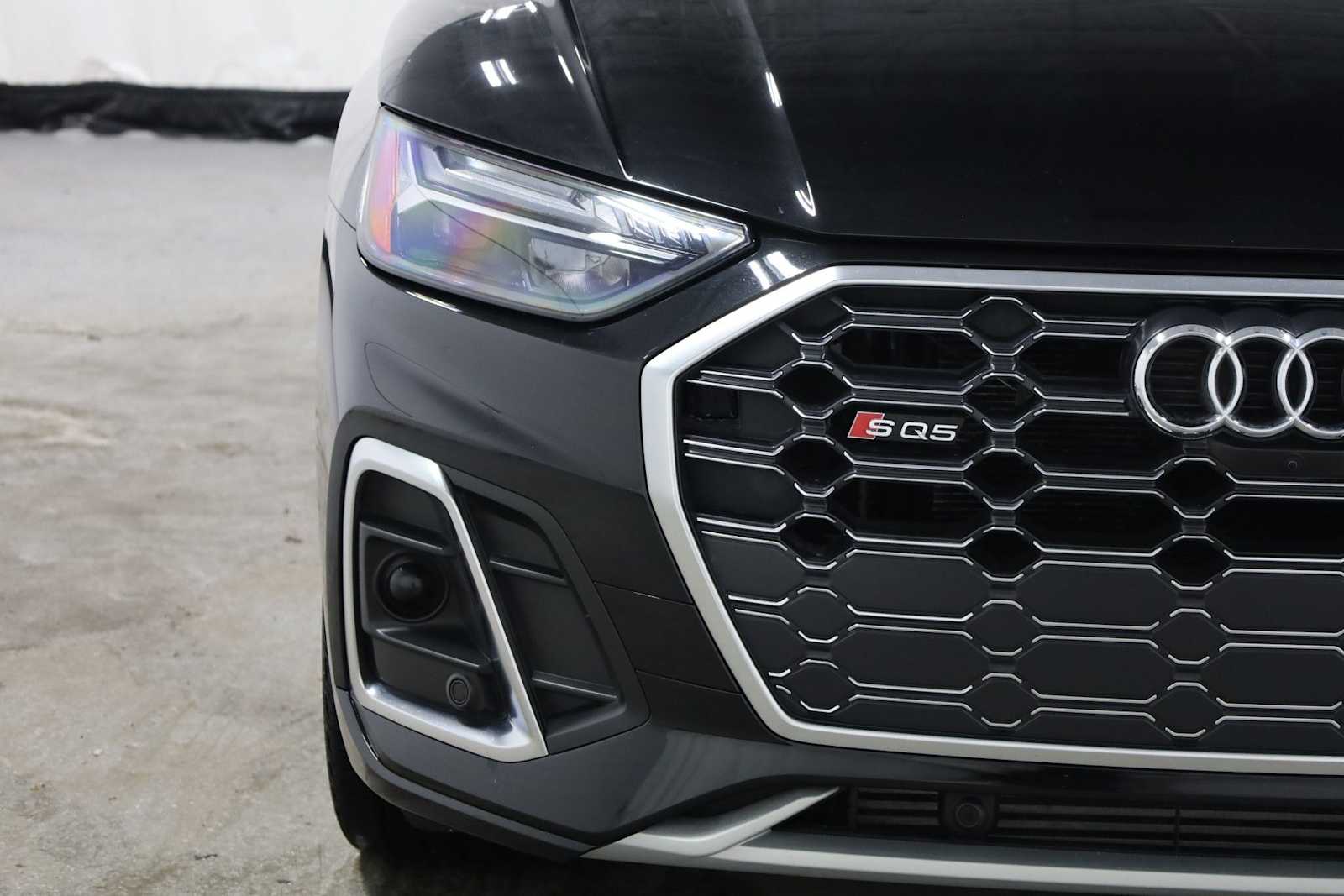 Thumbnail: 2024 Audi SQ5 - 15