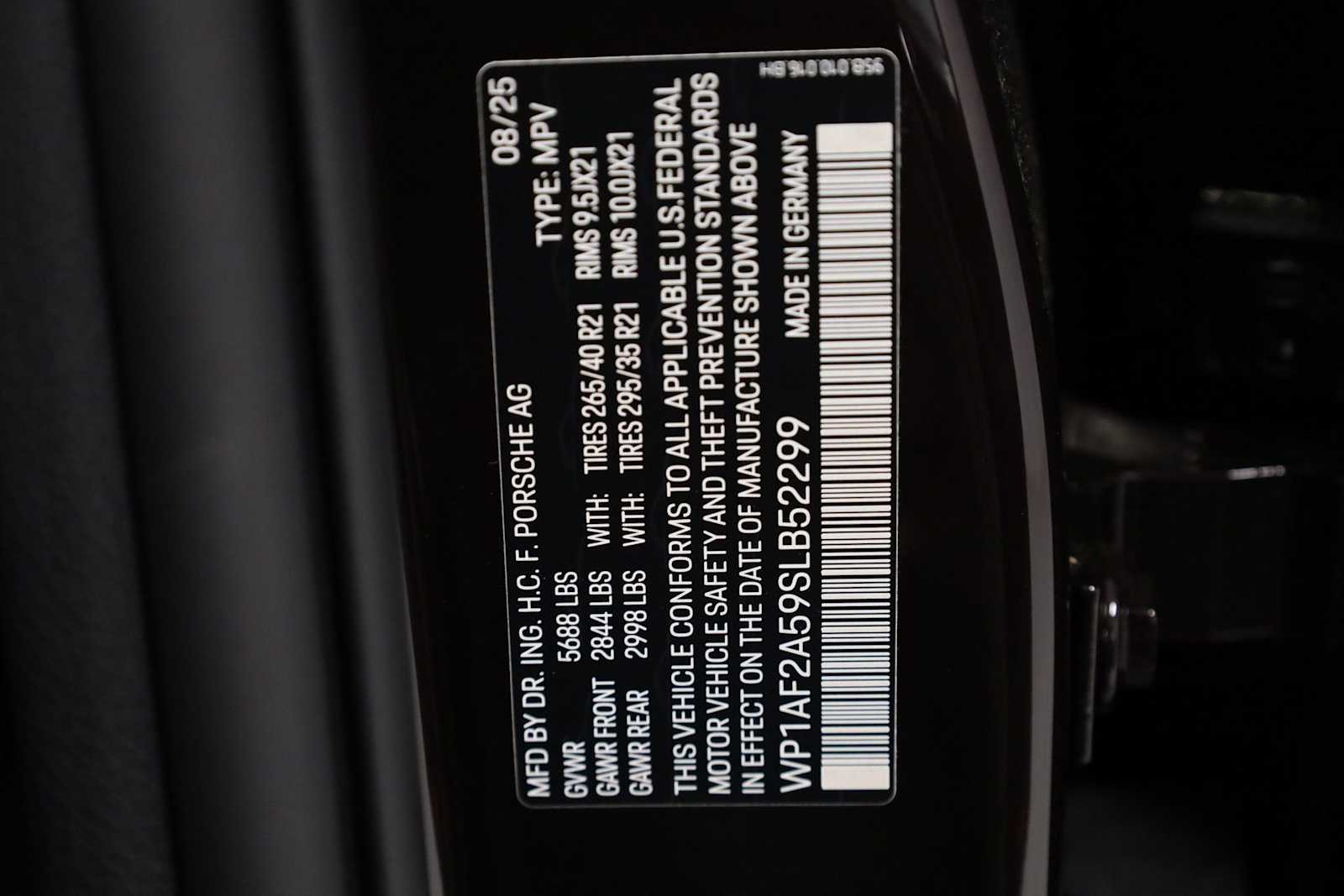 Thumbnail: 2025 Porsche Macan - 43