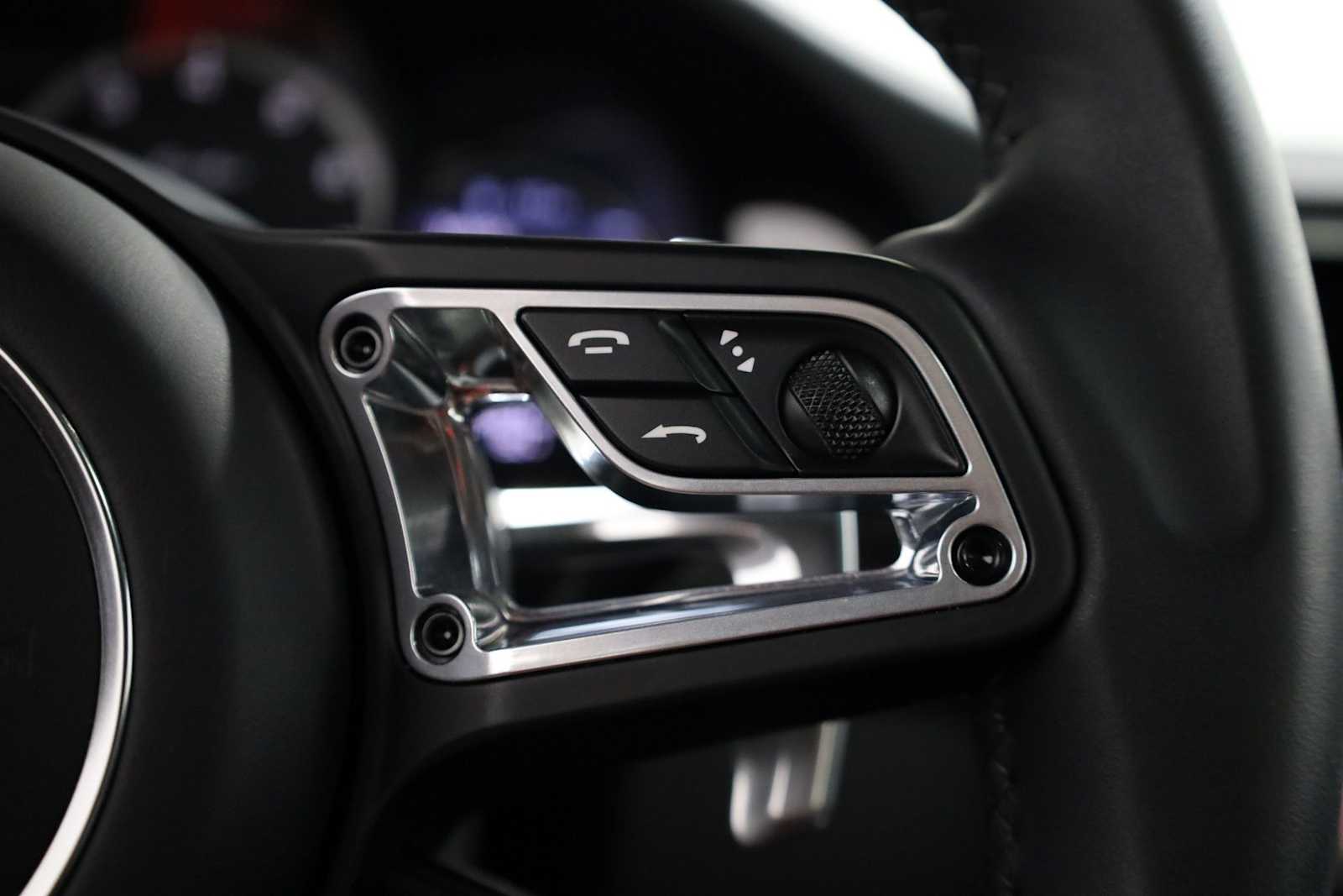 Thumbnail: 2019 Porsche 911 - 27