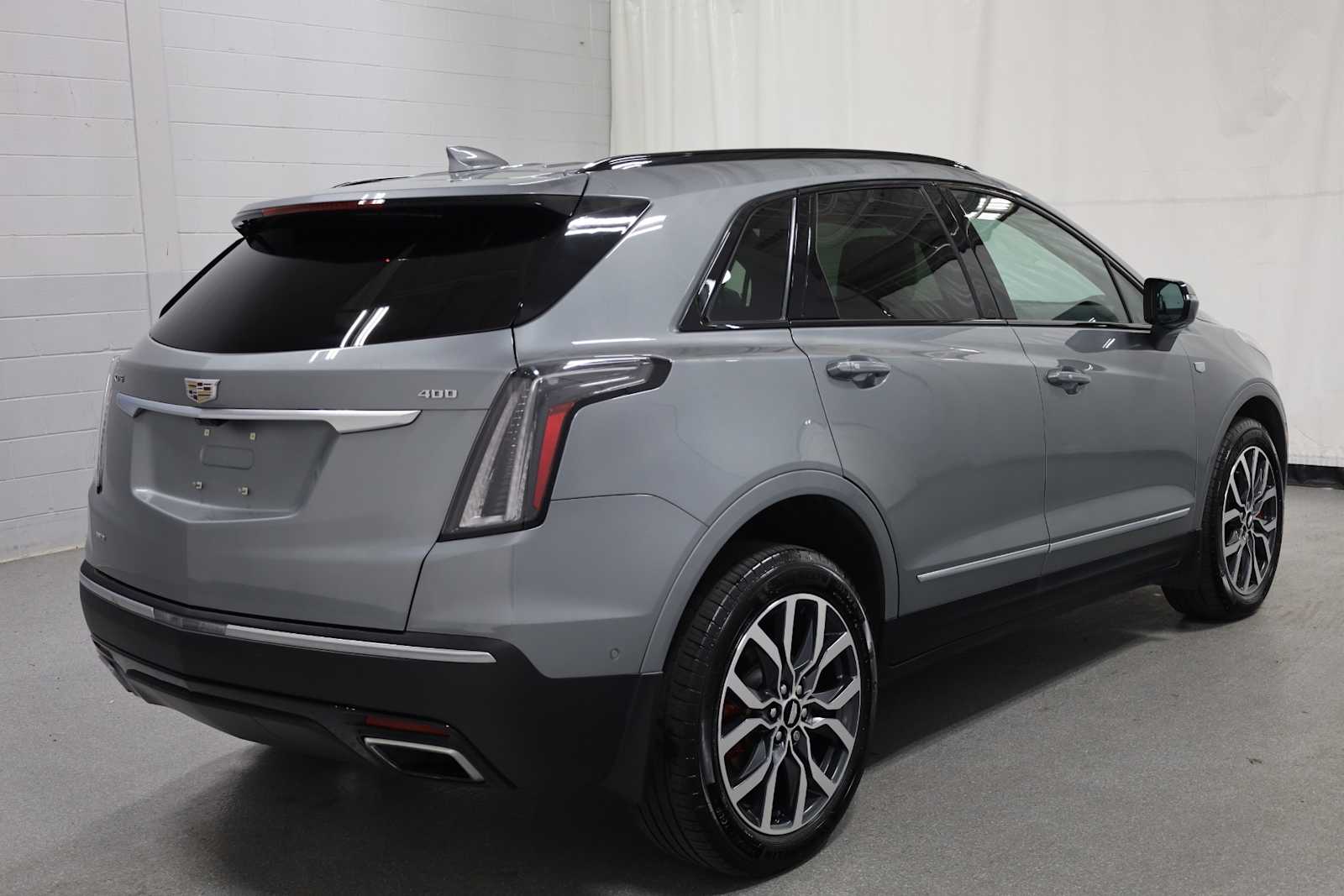 Thumbnail: 2023 Cadillac XT5 - 9