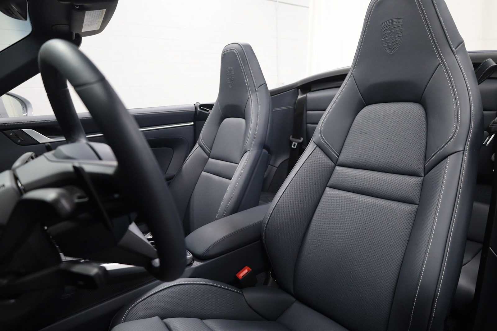 Thumbnail: 2025 Porsche 911 - 6