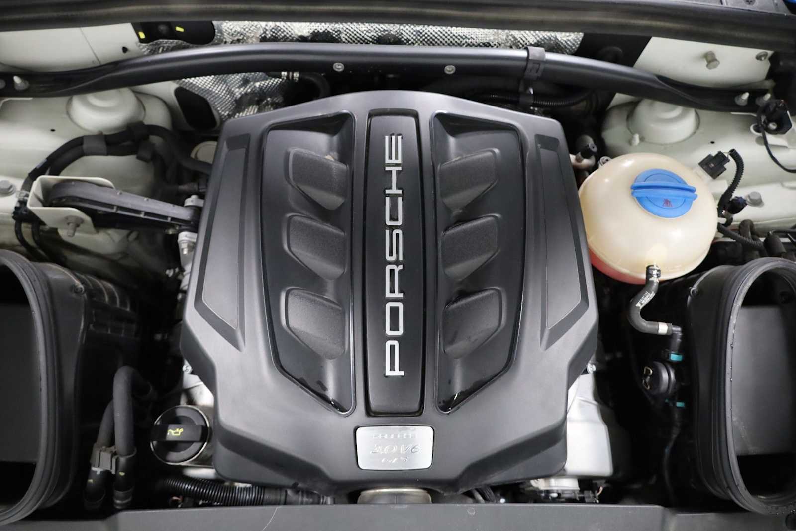 Thumbnail: 2018 Porsche Macan - 42