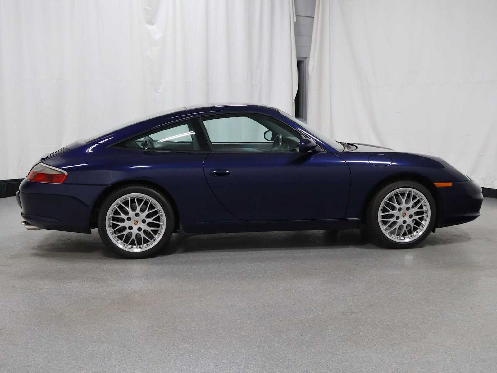 Thumbnail: 2002 Porsche 911 - 10