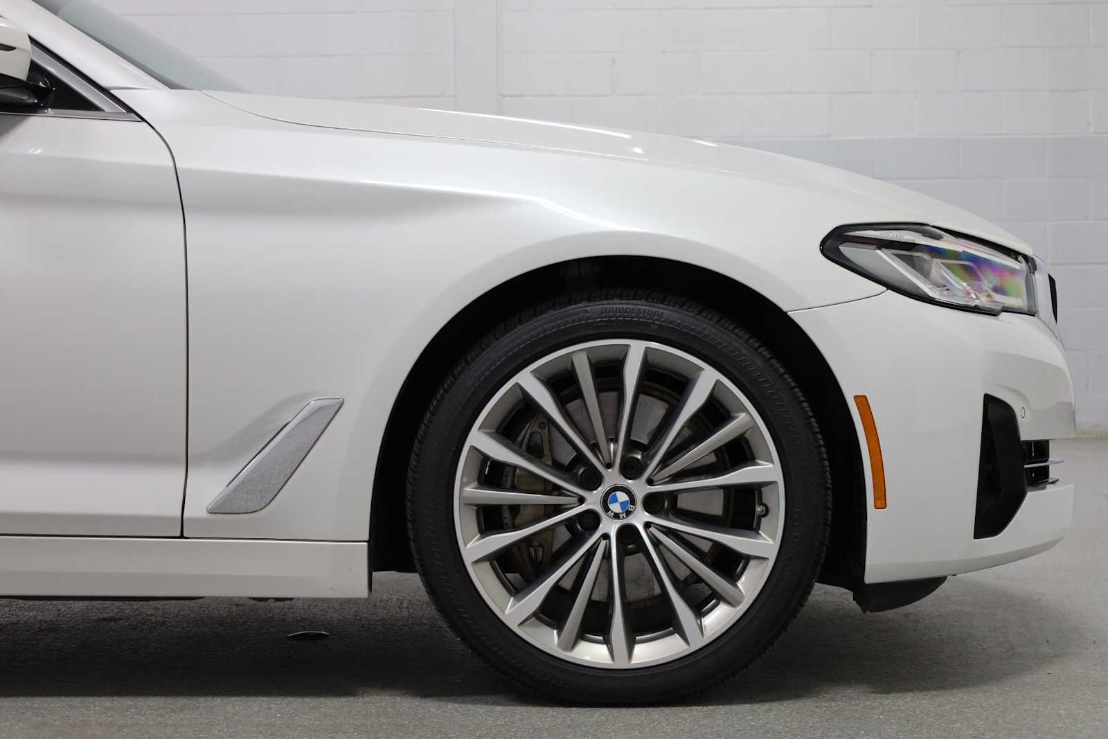 Thumbnail: 2022 BMW 5 Series - 11