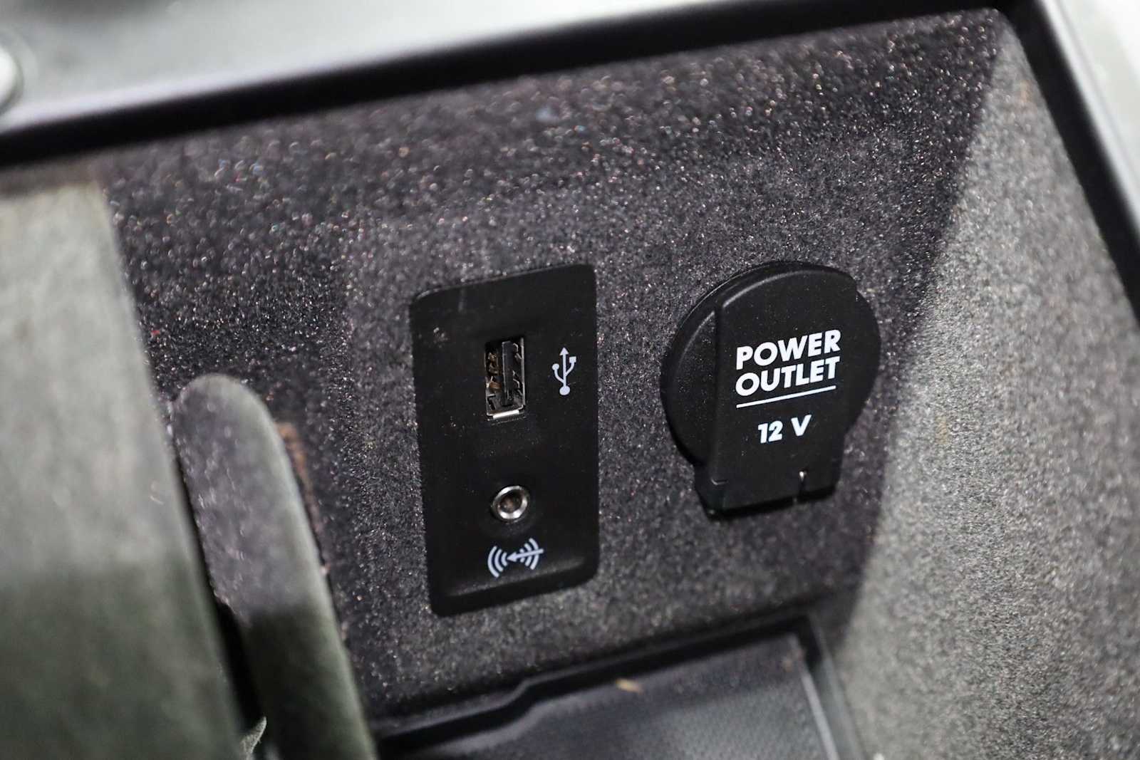 Thumbnail: 2018 Porsche Macan - 35