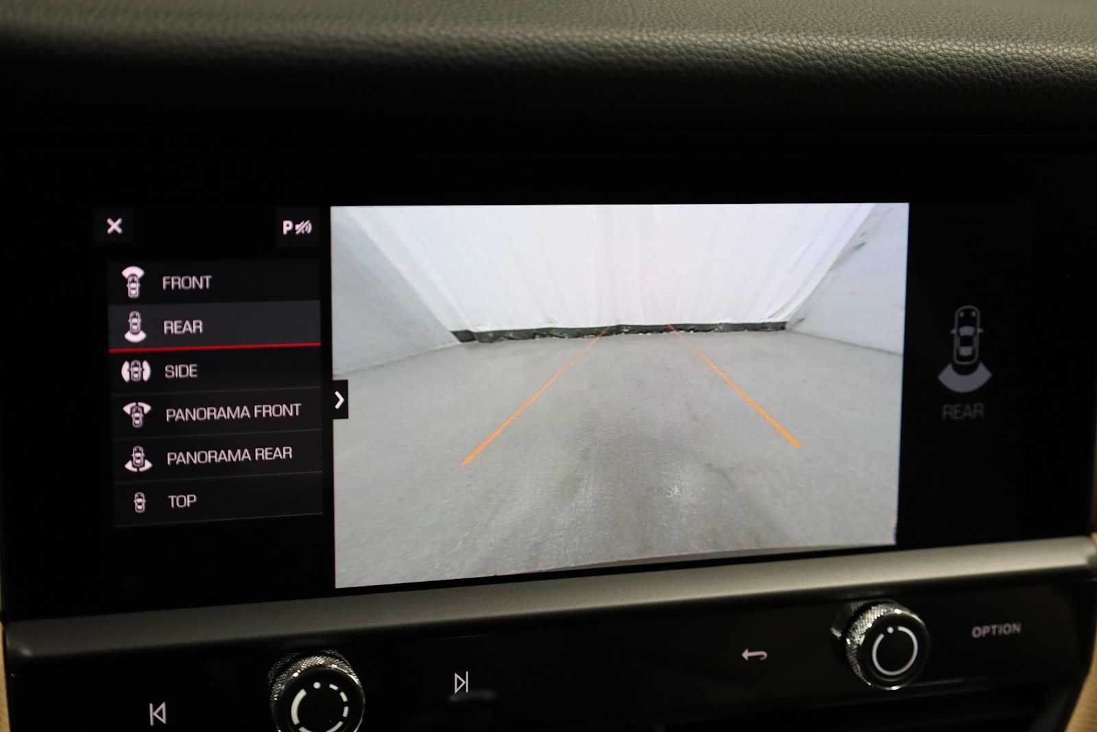 Thumbnail: 2024 Porsche Macan - 34