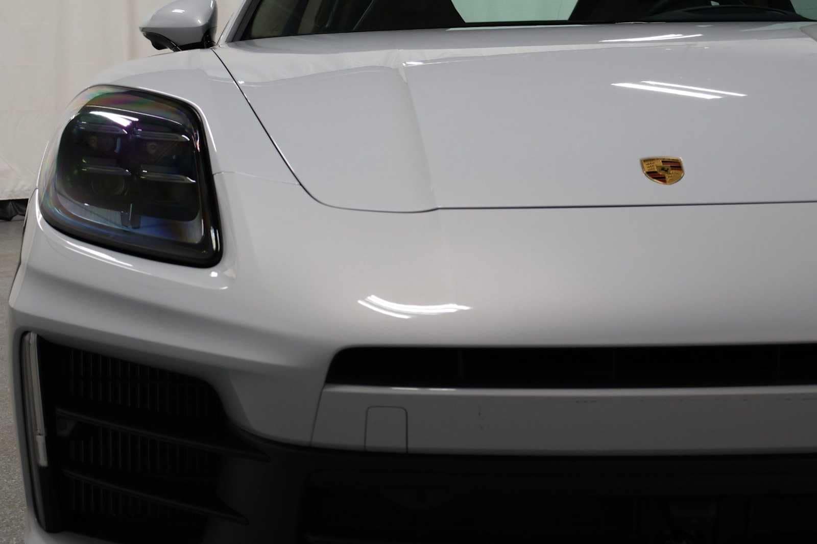 Thumbnail: 2025 Porsche Panamera - 15