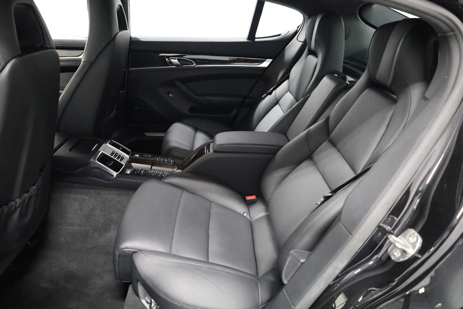 Thumbnail: 2014 Porsche Panamera - 35