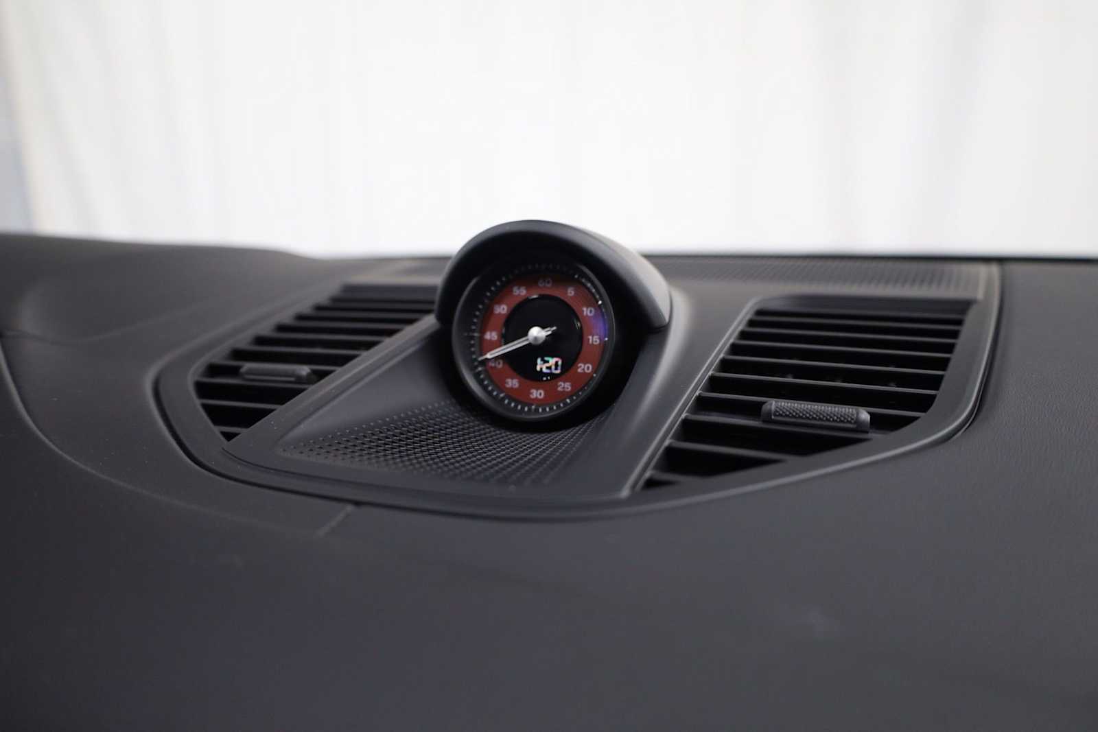 Thumbnail: 2026 Porsche Panamera - 23