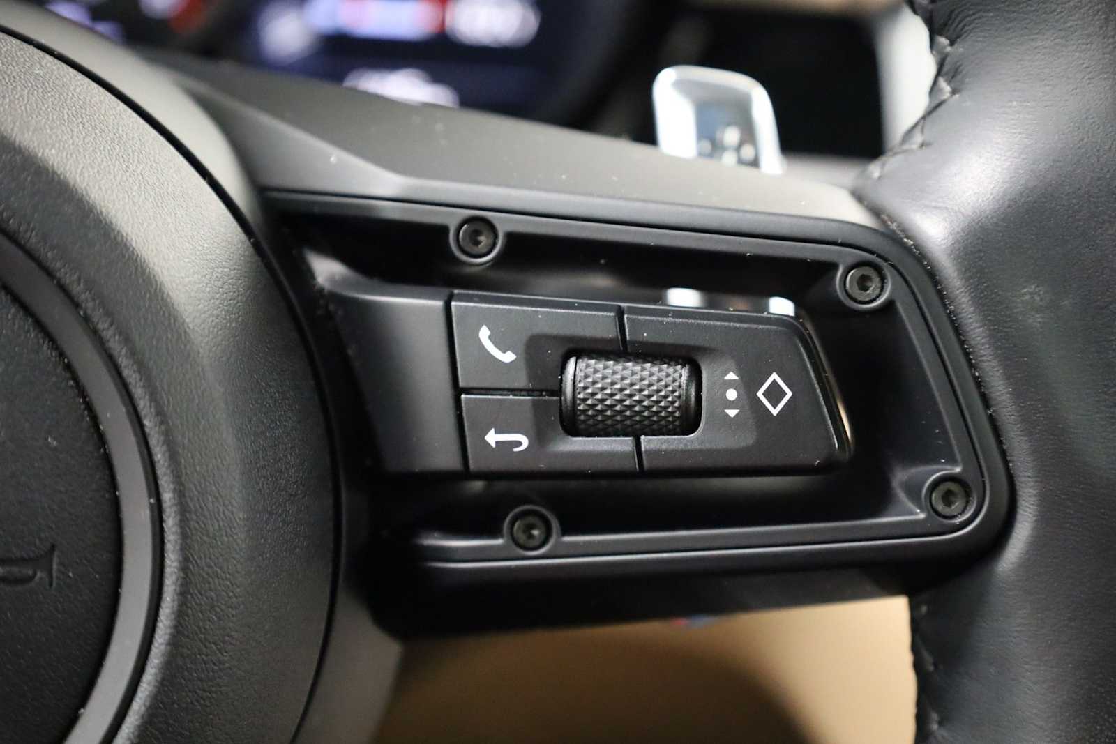 Thumbnail: 2024 Porsche Macan - 28