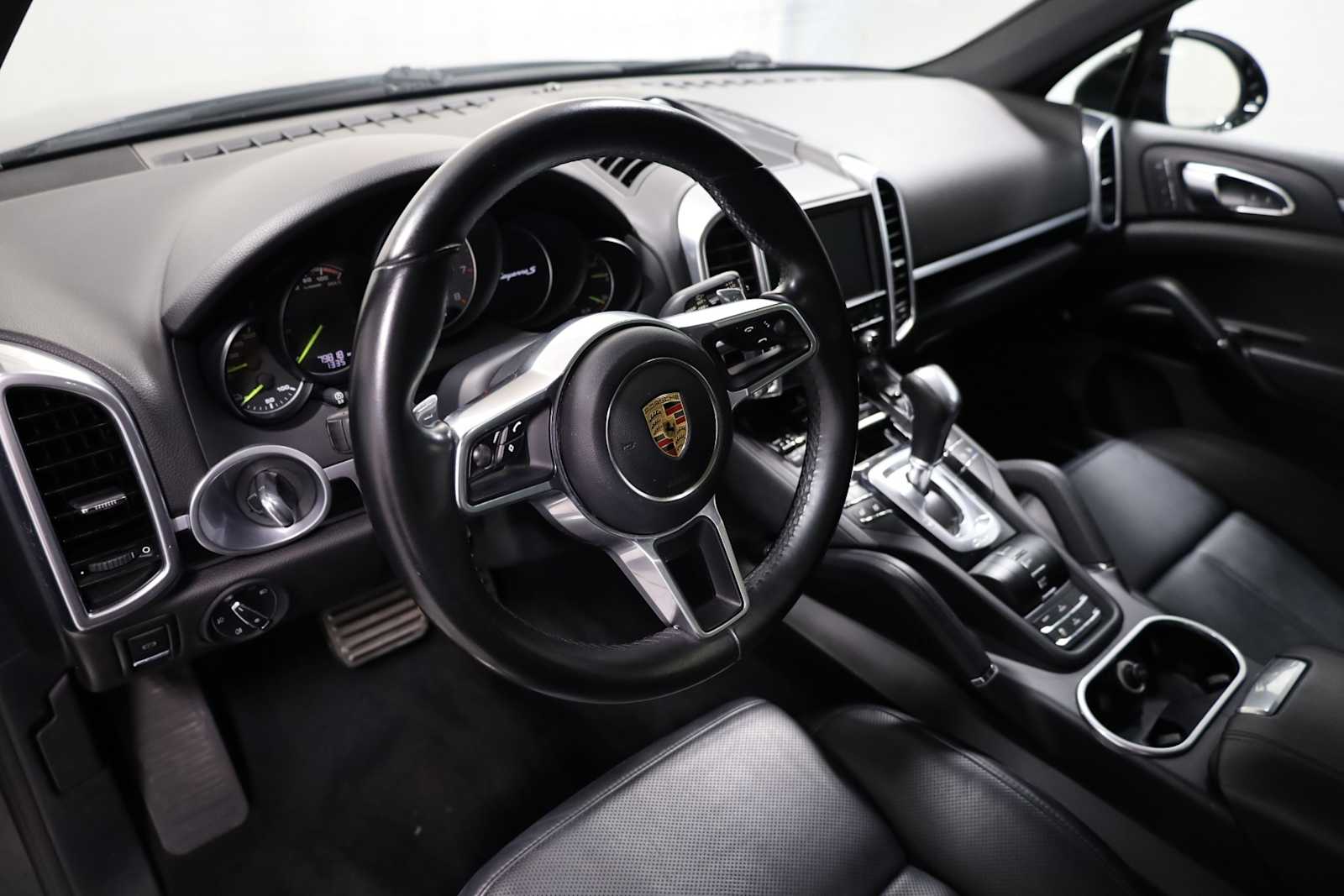 Thumbnail: 2016 Porsche Cayenne - 4