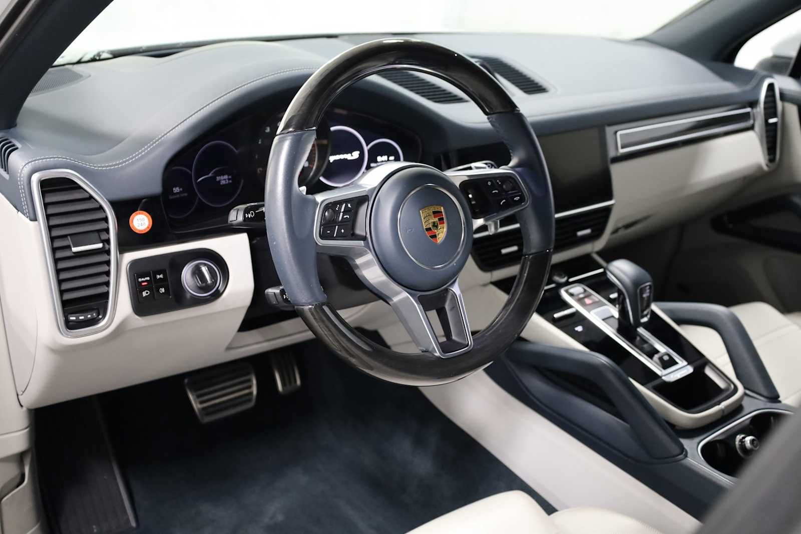 Thumbnail: 2020 Porsche Cayenne - 4