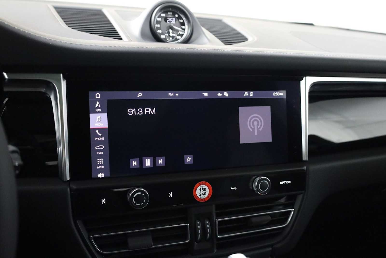 Thumbnail: 2026 Porsche Macan - 32