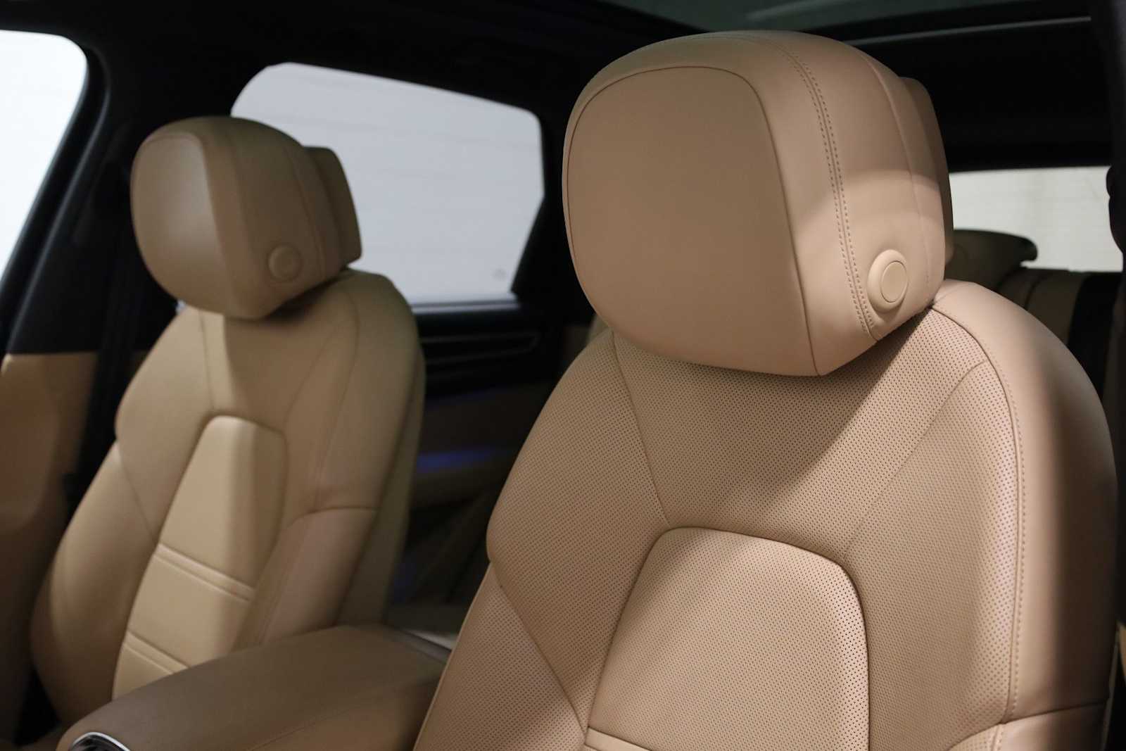 Thumbnail: 2019 Porsche Cayenne - 19