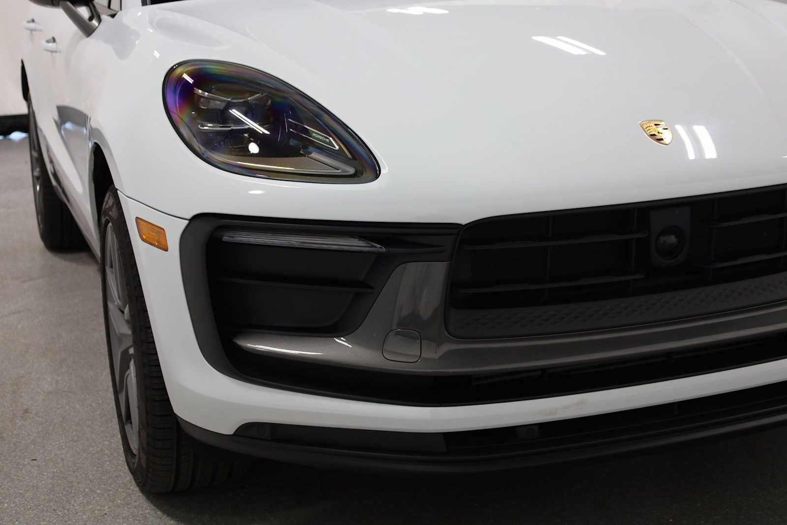 Thumbnail: 2025 Porsche Macan - 15