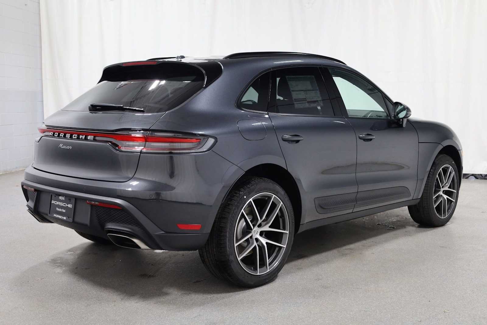 Thumbnail: 2026 Porsche Macan - 8