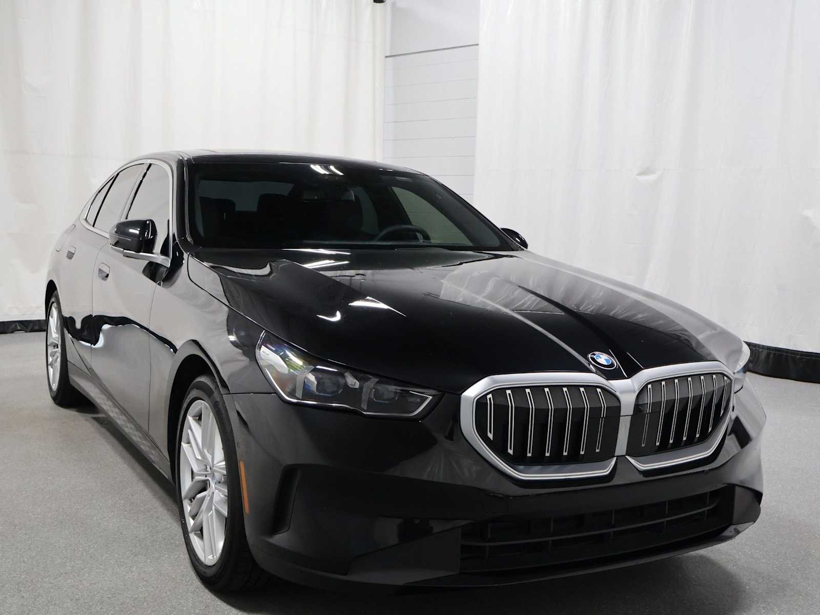 Thumbnail: 2024 BMW 5 Series - 13