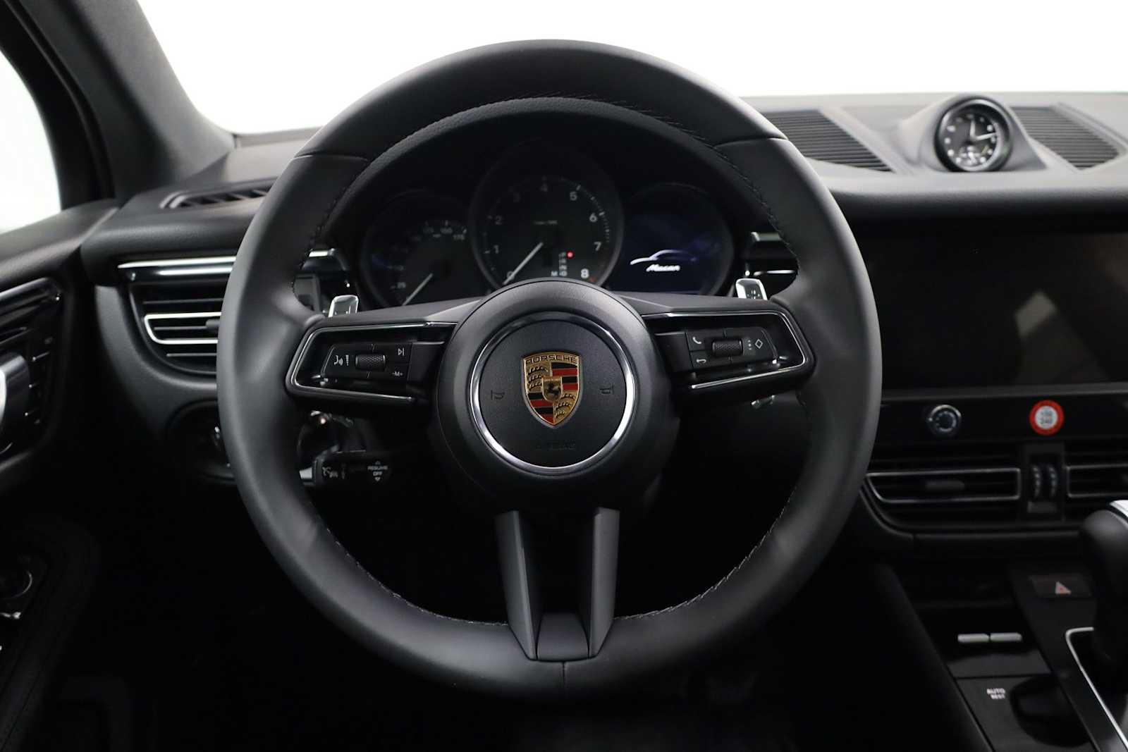 Thumbnail: 2026 Porsche Macan - 25