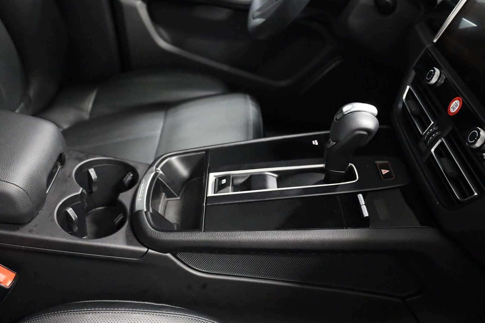 Thumbnail: 2025 Porsche Macan - 21