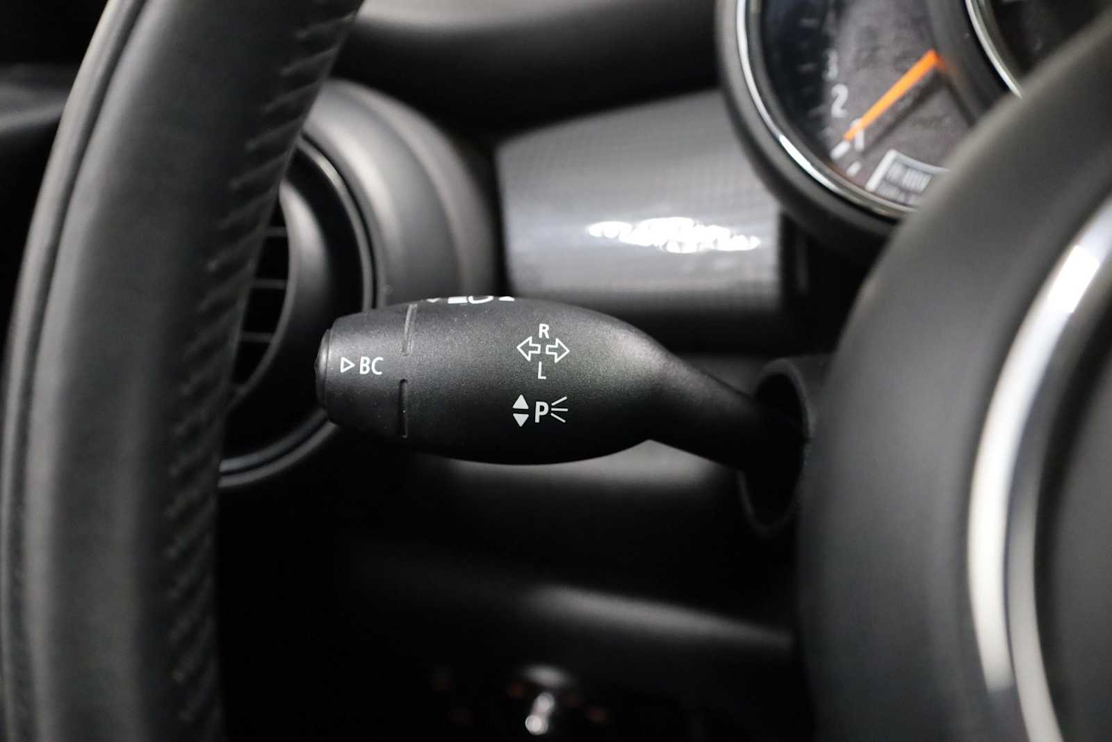 Thumbnail: 2016 MINI Cooper Hardtop - 29