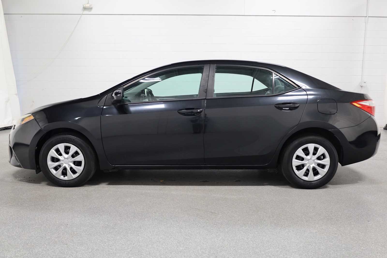 Thumbnail: 2016 Toyota Corolla - 2