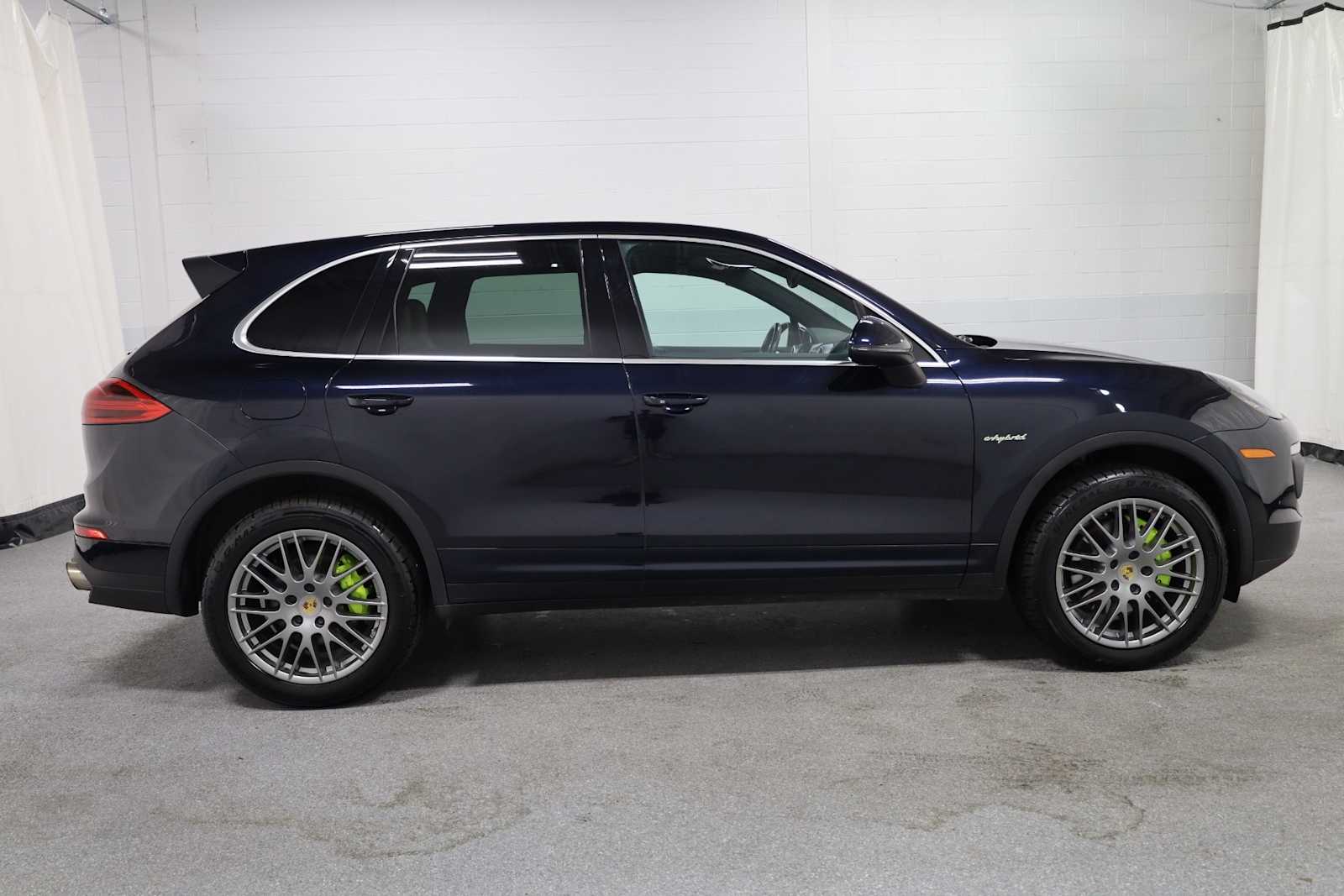 Thumbnail: 2016 Porsche Cayenne - 10