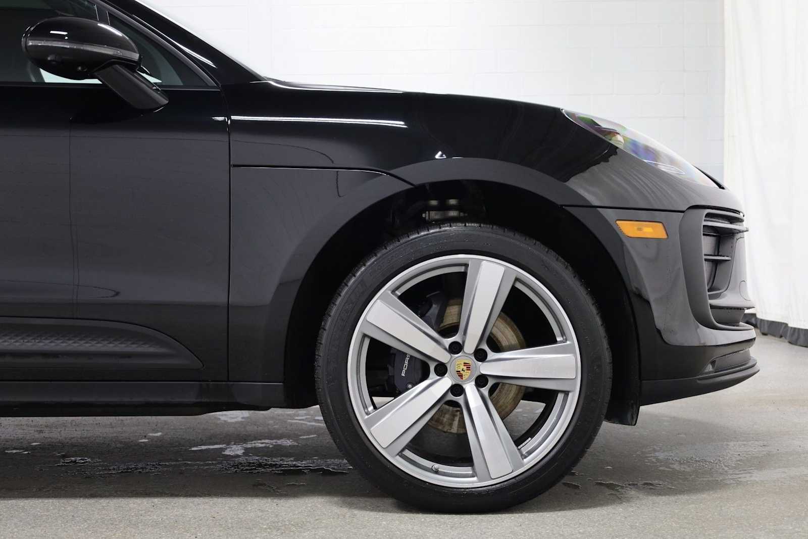 Thumbnail: 2024 Porsche Macan - 11