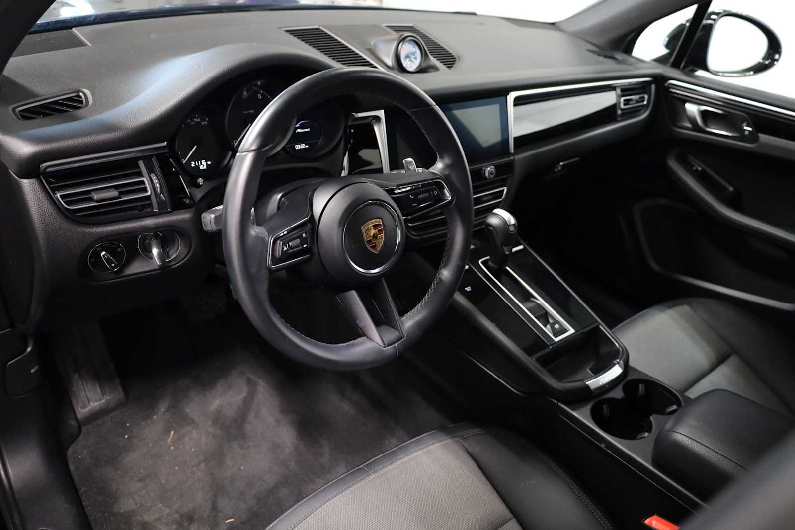 Thumbnail: 2023 Porsche Macan - 4