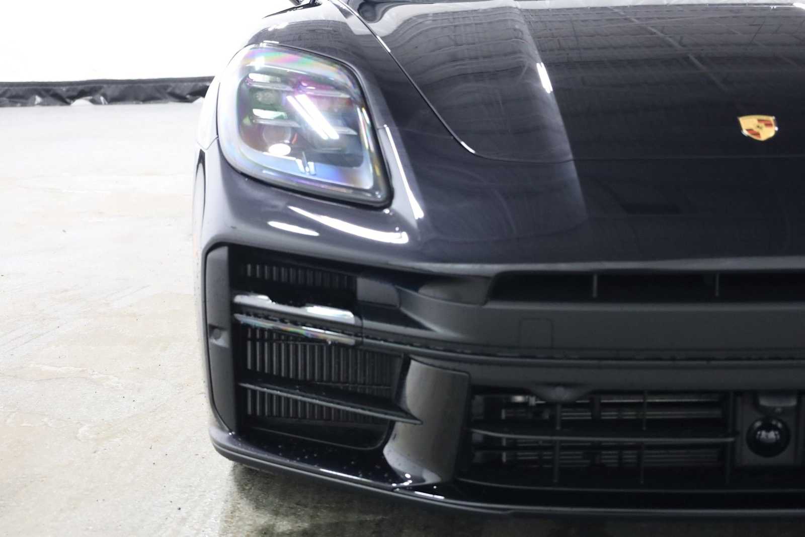 Thumbnail: 2026 Porsche Panamera - 15