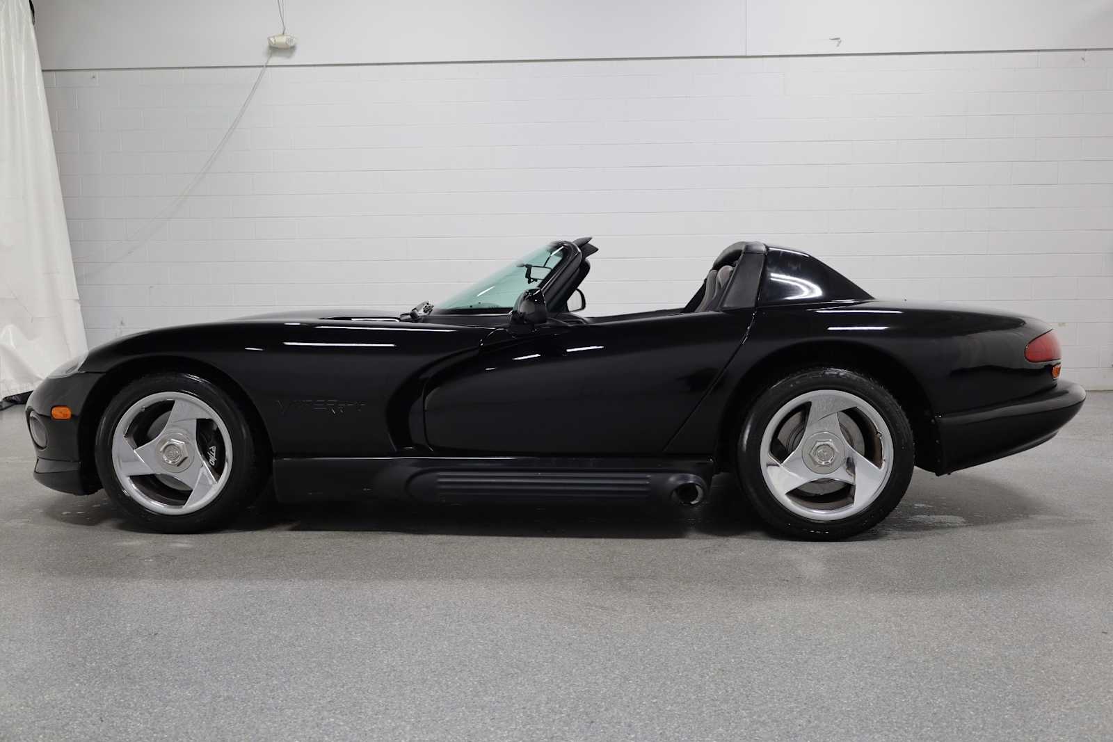 Thumbnail: 1994 Dodge Viper - 2