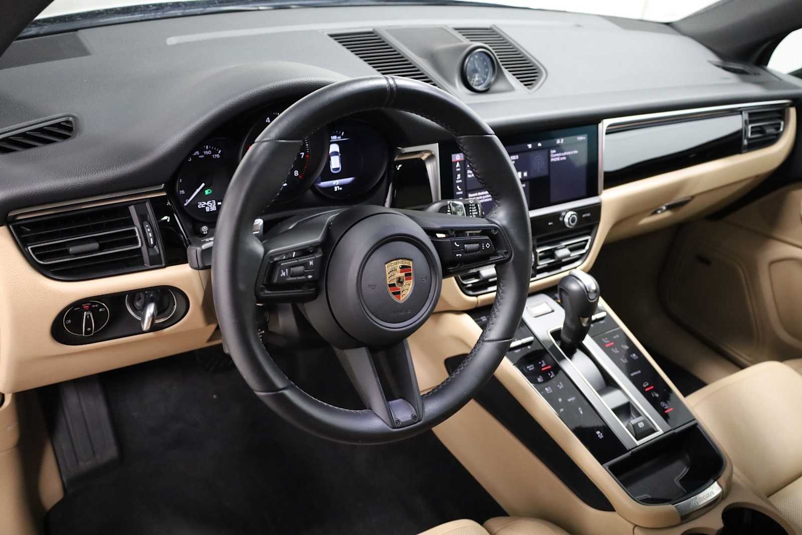 Thumbnail: 2024 Porsche Macan - 4